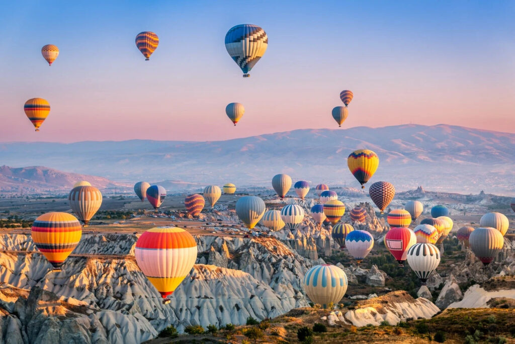 Cappadocia được xem là một trong những biểu tượng du lịch nổi tiếng nhất của Thổ Nhĩ Kỳ