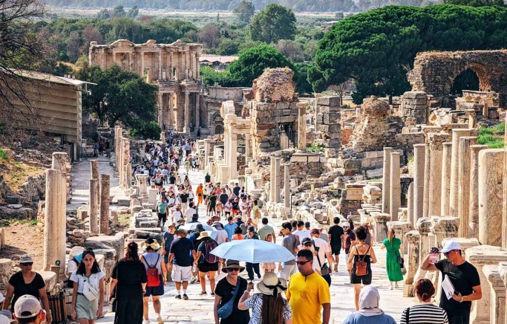 Ephesus là một trong những di tích cổ đại nổi bật nhất tại Thổ Nhĩ Kỳ.