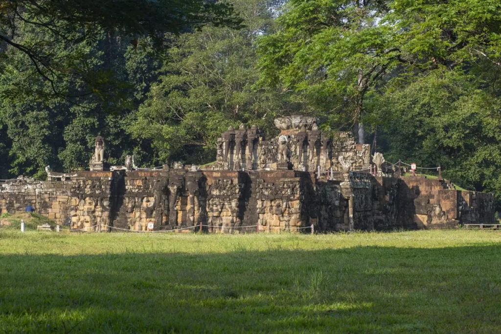 Nằm trong quần thể Angkor, Angkor Thom từng là kinh đô của đế chế Khmer