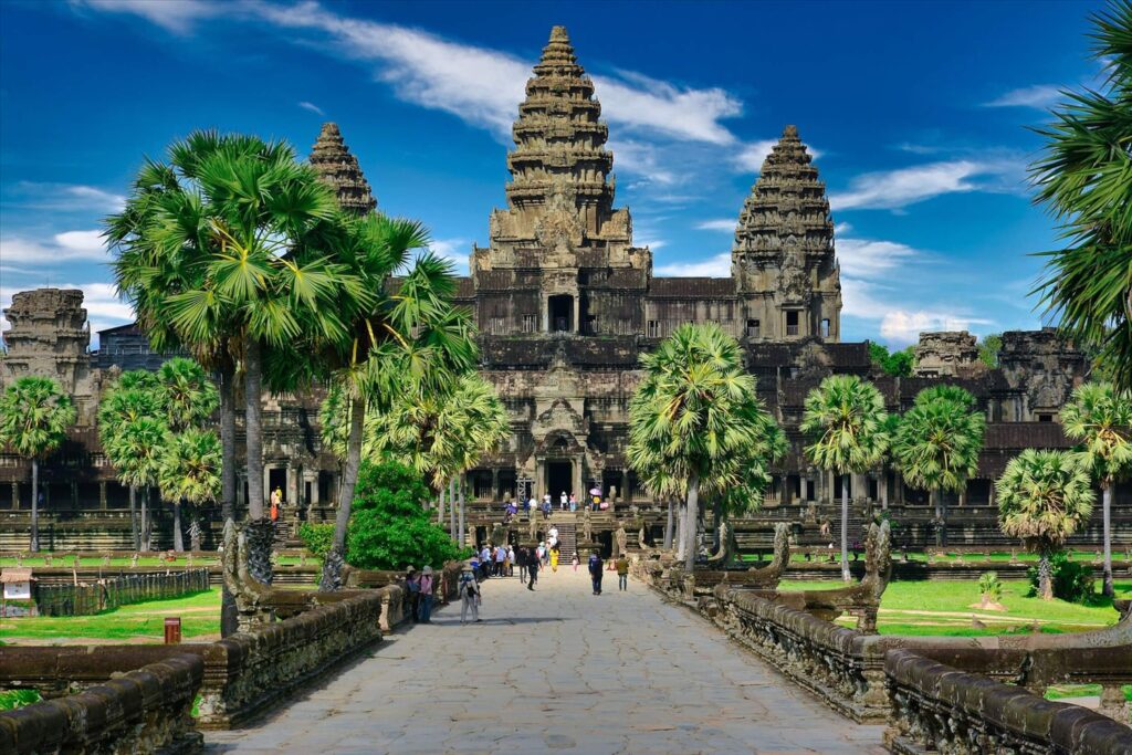 Angkor Wat nổi bật với kiến trúc Khmer đặc trưng
